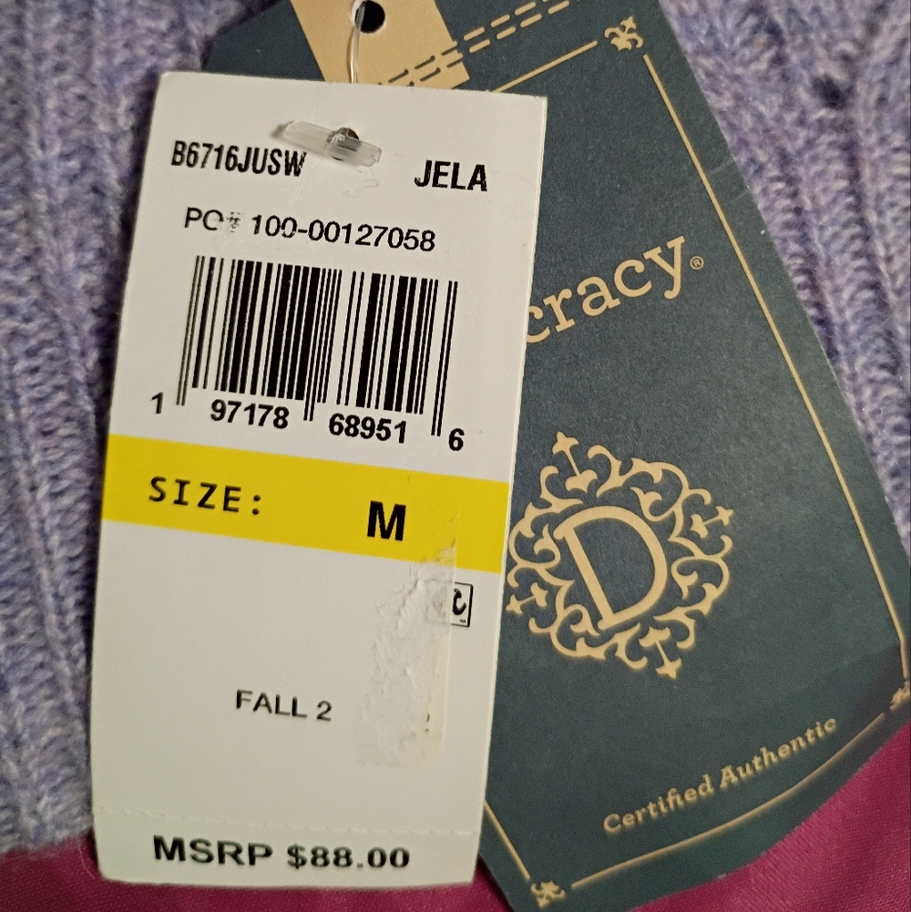 Democracy Lavender V-Neck Cable Knit Sweater - Picture 4 of 4